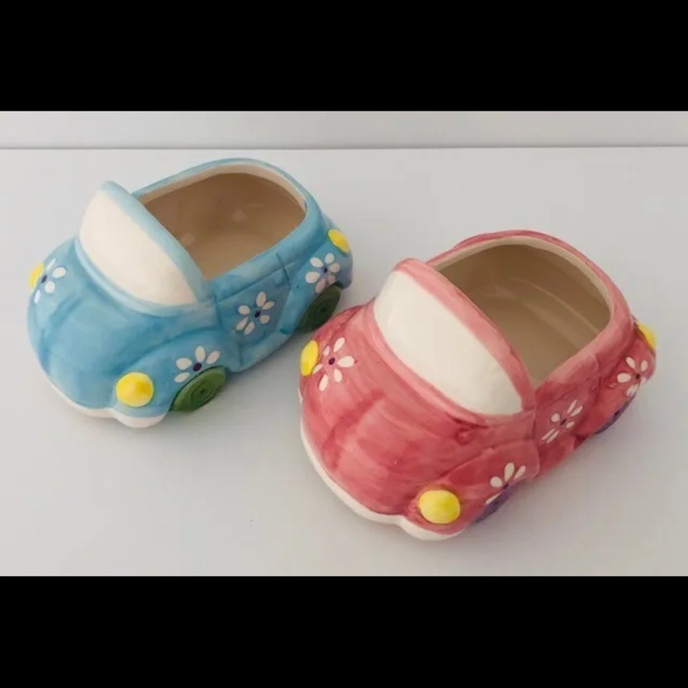 VW ceramic planters. Two with order blue‎ pink, new inbox, hippie love, peace.